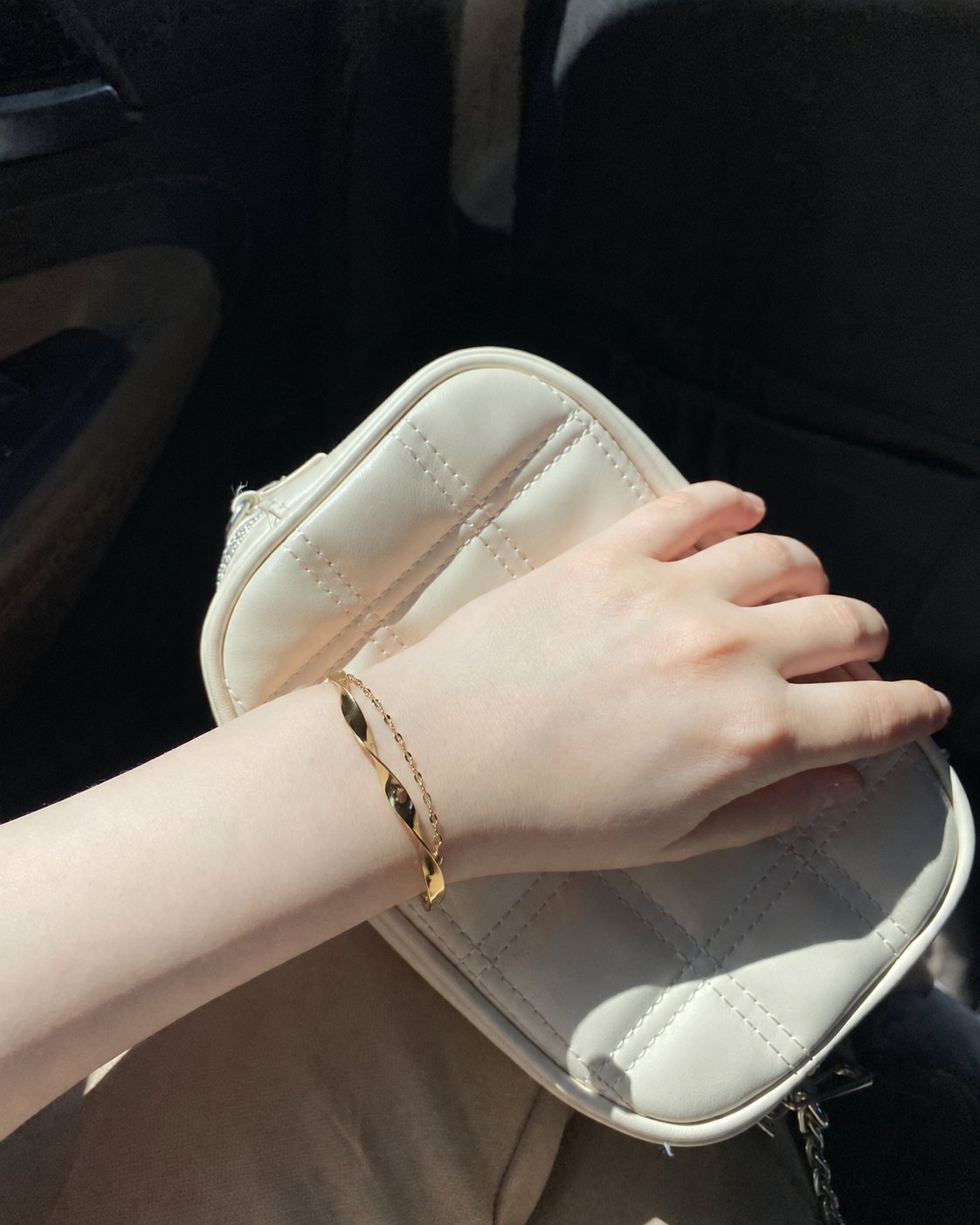 Graceful Leaf Bracelet - Image 7